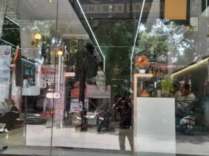 Golus Salon (1)