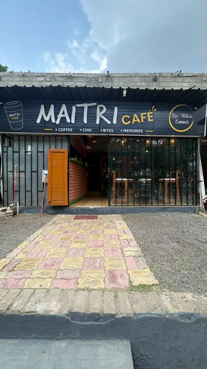 Maitri Cafe (8)