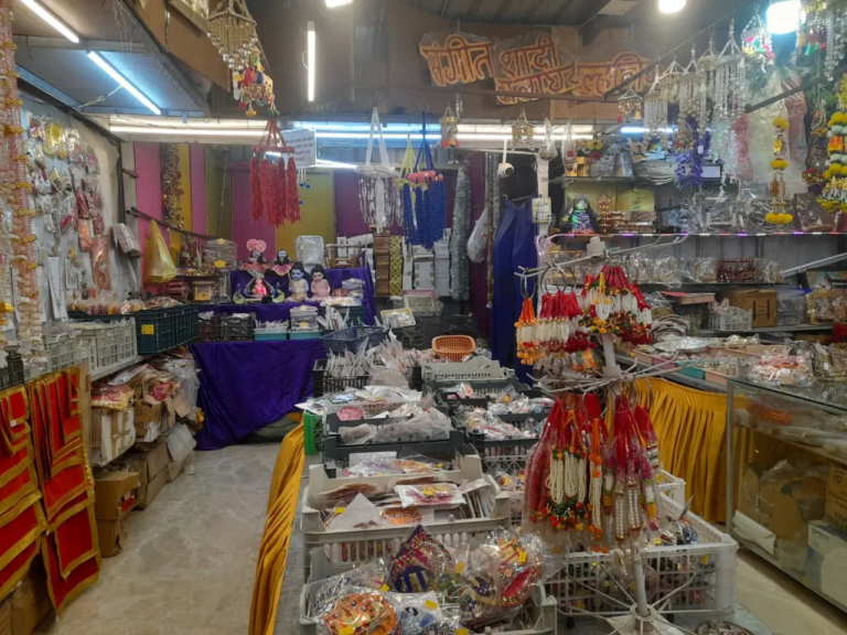Radhe Baloon And Decoration (1)