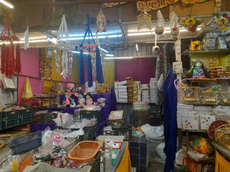 Radhe Baloon And Decoration (16)