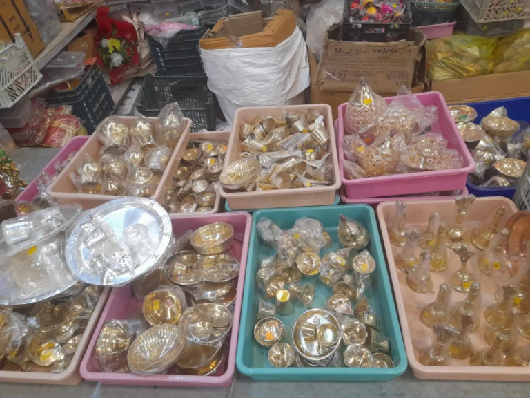 Radhe Baloon And Decoration (18)